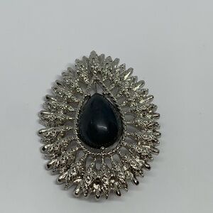 Vintage 1978 Sarah Coventry Grenada Silver Tone oval Cabachon brooch pin
